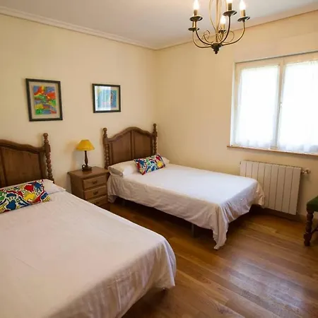 La Veguina Feriehus Santillan